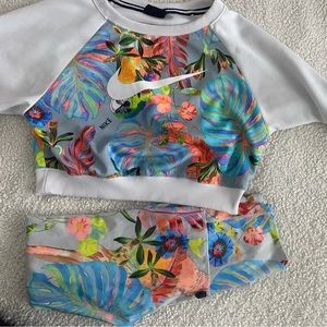 NIKE white leggings with tropical print